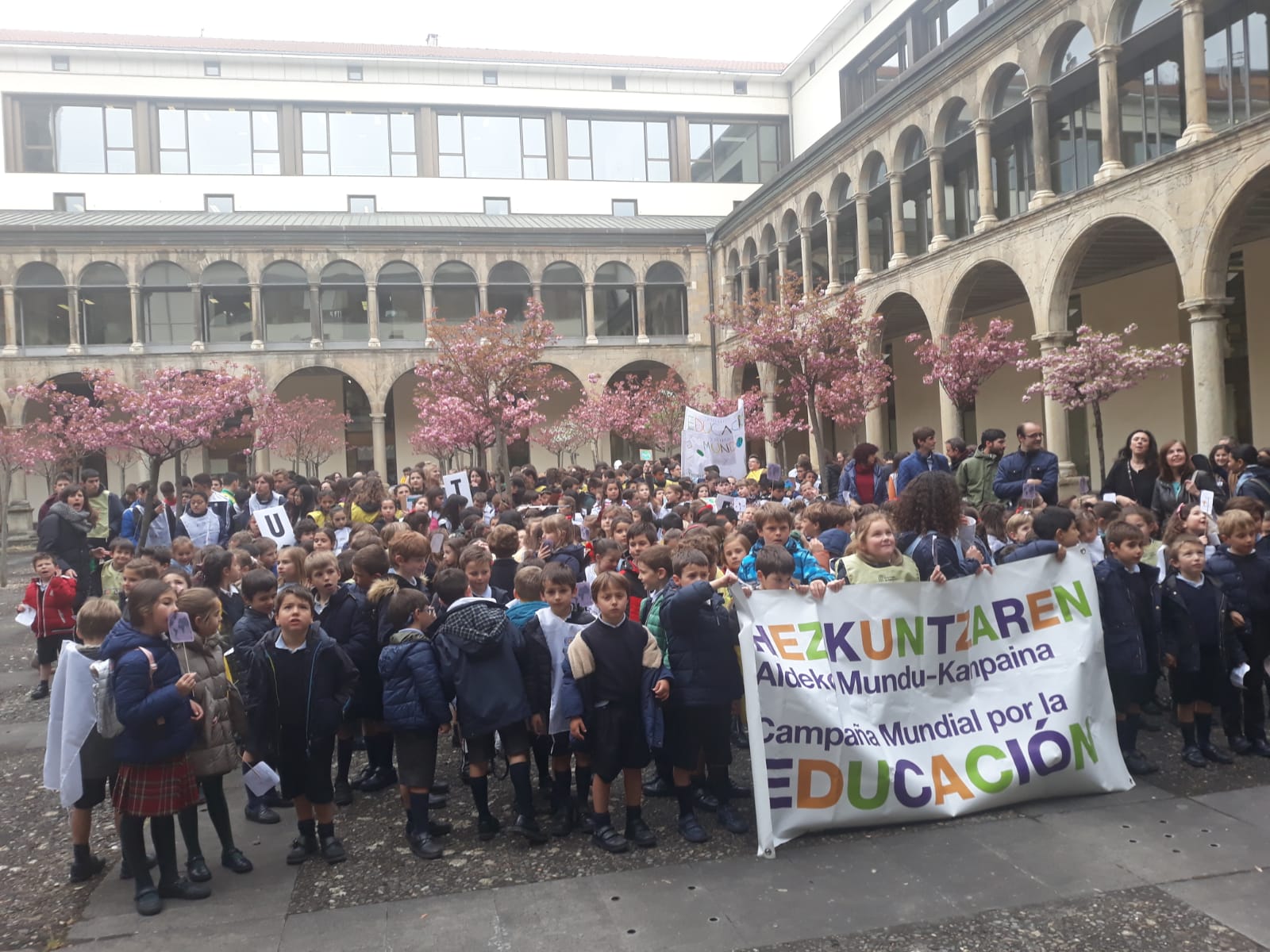 Cerca de 400 estudiantes participan en la Semana de Acción Mundial por la Educación